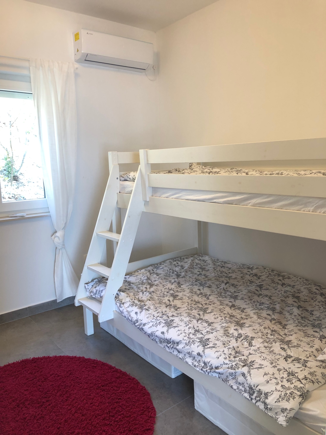 Upper apartment - Small bedroom
